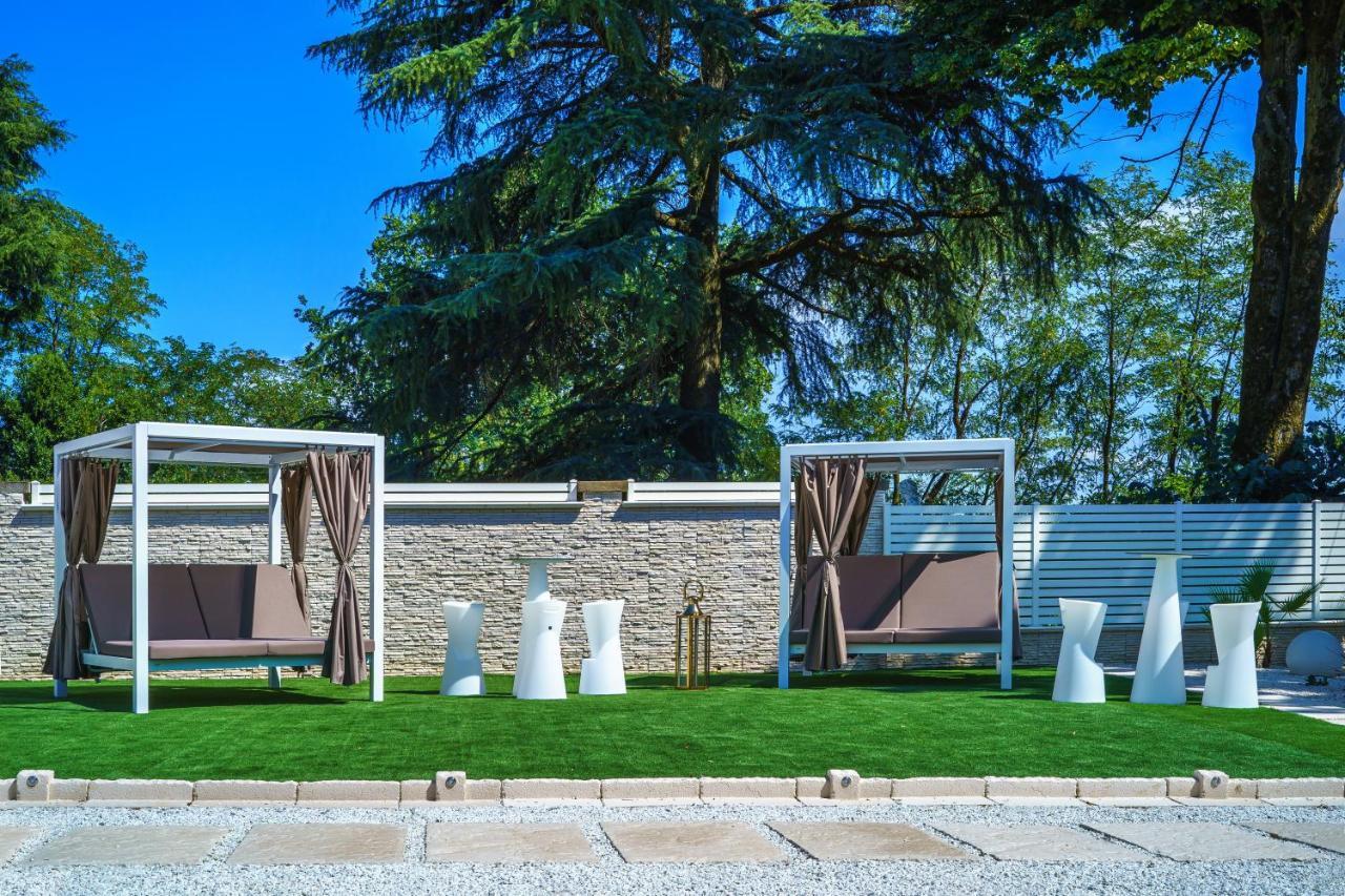 Villa Vittoria B&B - Wellness Terme di Miradolo ภายนอก รูปภาพ